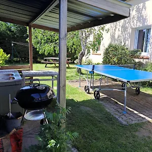Bord De Avec Piscine Et Jacuzzi Pénestin